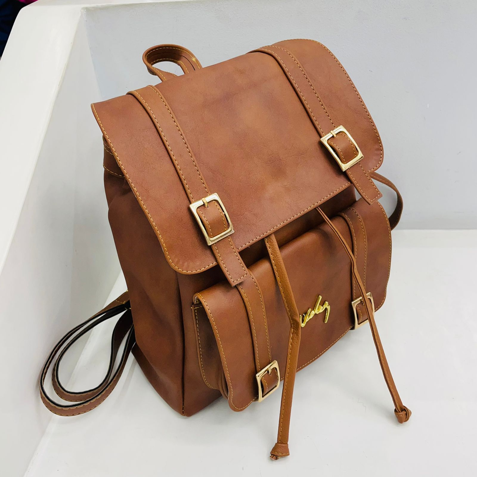 BOLSO CON TAPA VELEZ